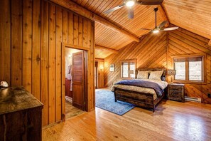 3 bedrooms, iron/ironing board, travel cot, free WiFi