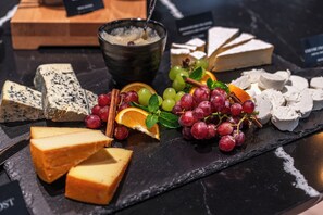 Free daily buffet breakfast  - Thon Hotel Snø (Lorenskog)