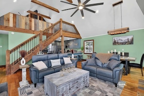 TV, fireplace, offices - Blueberry Ridge | Free Night Offer! (Blue Ridge)