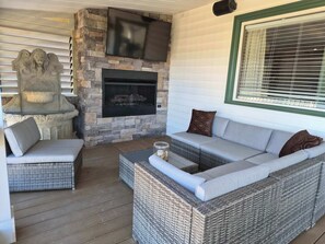 TV, fireplace, offices - Blueberry Ridge | Free Night Offer! (Blue Ridge)