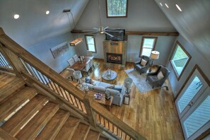 TV, peis og kontorer