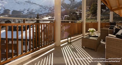 Victoria’s Home - duplex penthouse with stunning mountain views