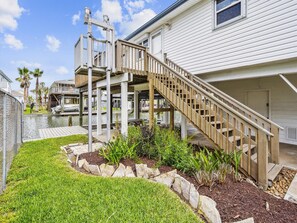 House (2 Bedrooms) | Property amenity - All Day Bay Dream by Ryson Vacation Rentals (Galveston)