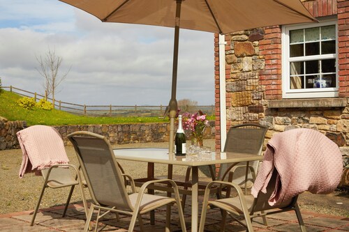 The Stone Lodge, Meath Hill