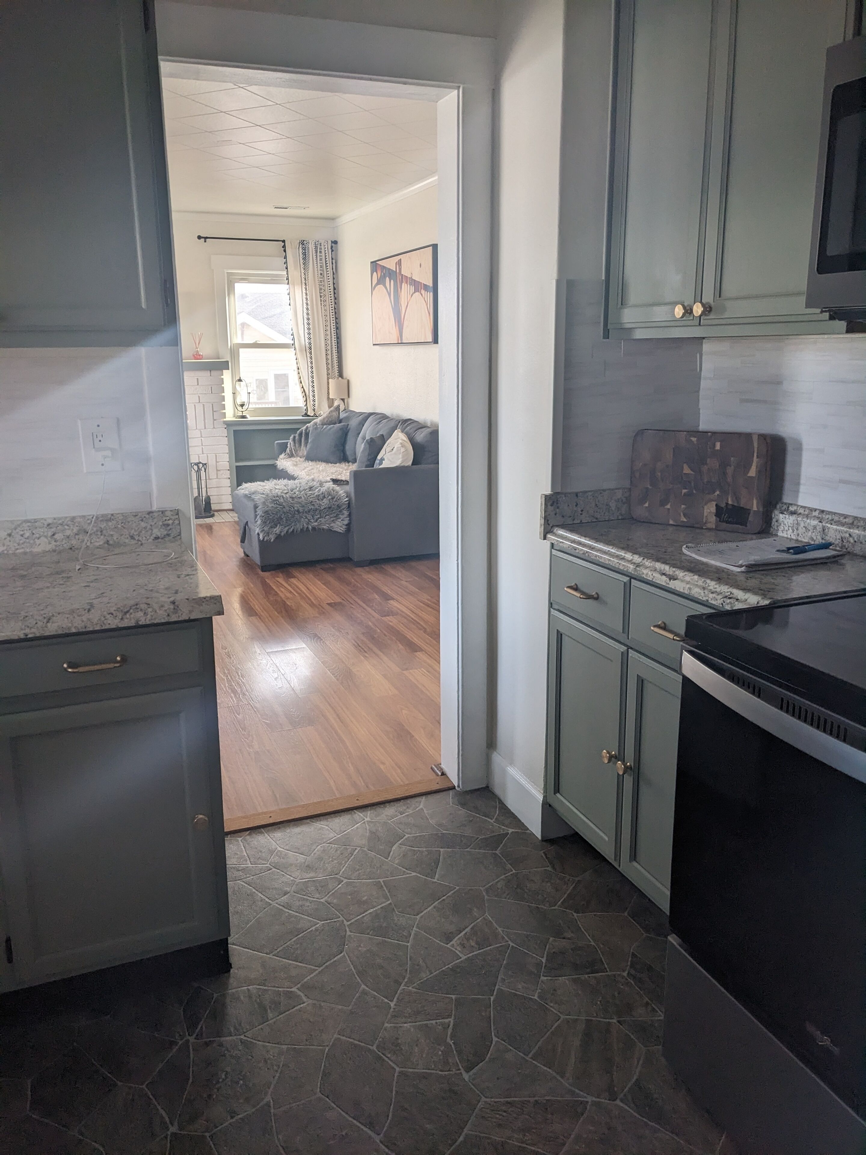 The Hummingbird Hideout 4bd/2ba pet/kid friendly Garland District Big yard 