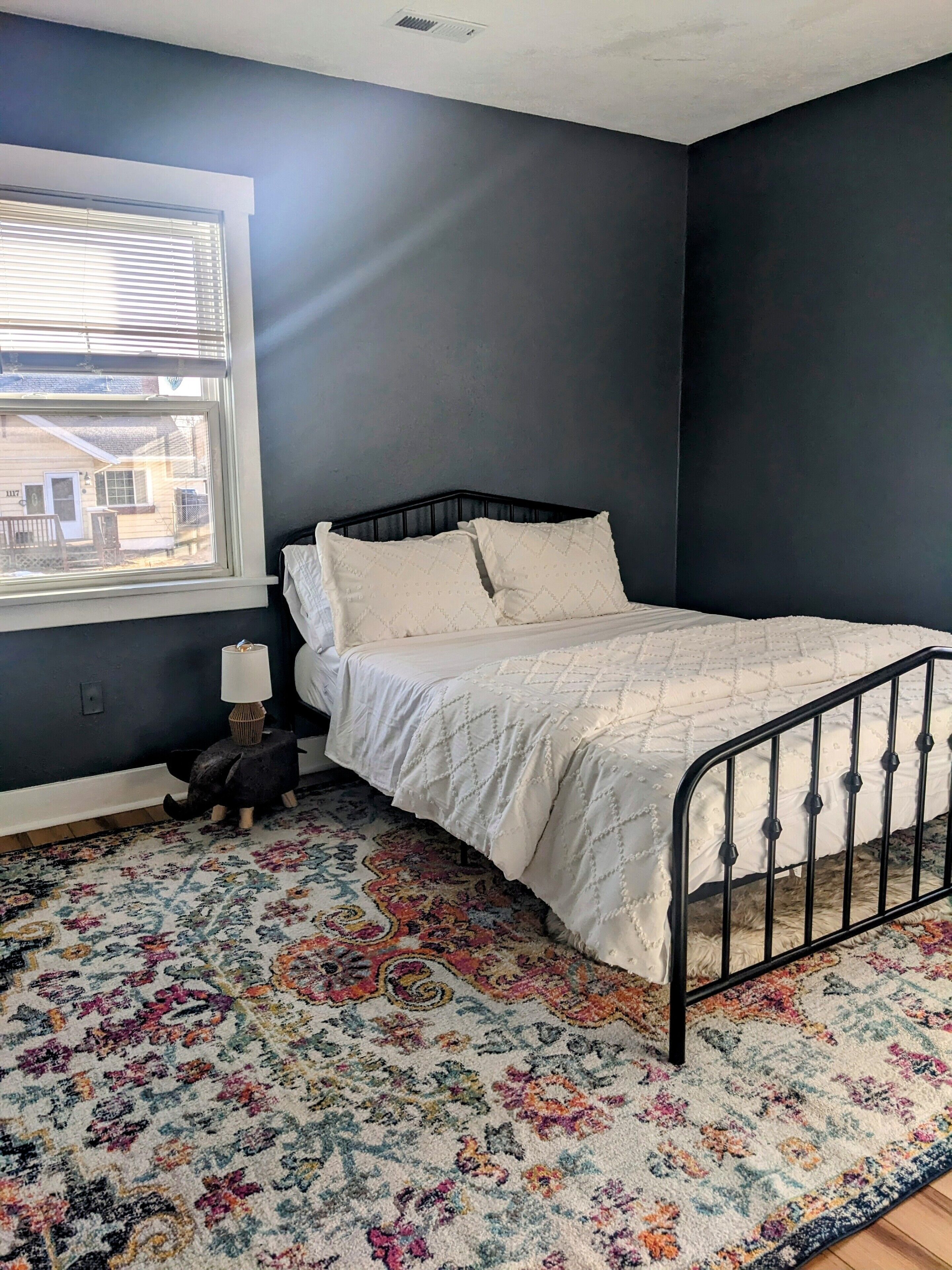 The Hummingbird Hideout 4bd/2ba pet/kid friendly Garland District Big yard 