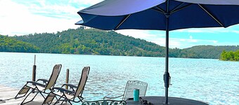 Breathtaking Waterfront Retreat, Private Docks, 10 guests, gentle sloped lot.