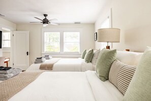 4 soveværelser, skrivebord, strygejern/strygebræt, weekendseng