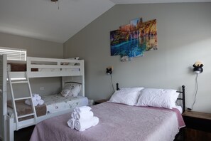3 dormitorios, tabla de planchar con plancha, wifi y ropa de cama
