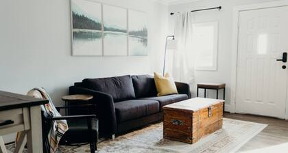 Charming 2 Bedroom/2 Bath Suite at the Lakeside!