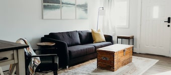 Charming 2 Bedroom/2 Bath Suite at the Lakeside!