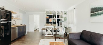Charming 2 Bedroom/2 Bath Suite at the Lakeside!