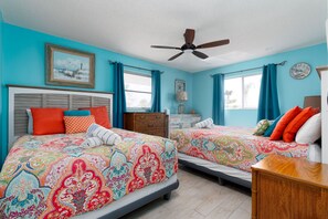 2 bedrooms, iron/ironing board, WiFi, bed sheets - Heated Pool, 3- 5 minute walk to beach, restaurants. Pet Friendly.   (Fort Myers Beach)