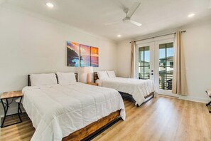 4 chambres, fer et planche à repasser