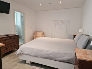 2 bedrooms, travel crib, WiFi, bed sheets