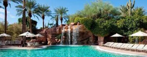 Pool - Sheraton Desert Oasis Villas, Scottsdale Timeshare (Scottsdale)