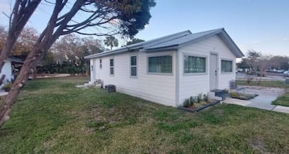 Bungalow overlooking Lake Dora!