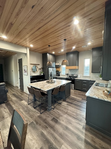 Crater of Diamonds, Murfreesboro, Lake Greeson, Riverfront Cabin, Trout Fishing 