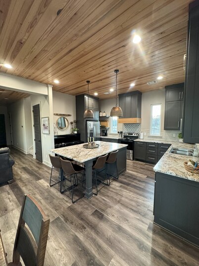 Crater of Diamonds, Murfreesboro, Lake Greeson, Riverfront Cabin, Trout Fishing 