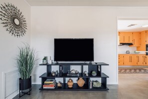 Smart TV, video games