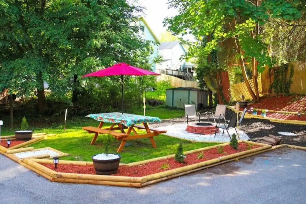 Lock Haven Home w/ Fire Pit & BBQ with game room & Deck 3 min Walk to Main St