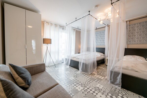 Family Apartment | 1 bedroom, in-room safe, soundproofing, iron/ironing board - Aparthotel Alma Bonn (Bonn)