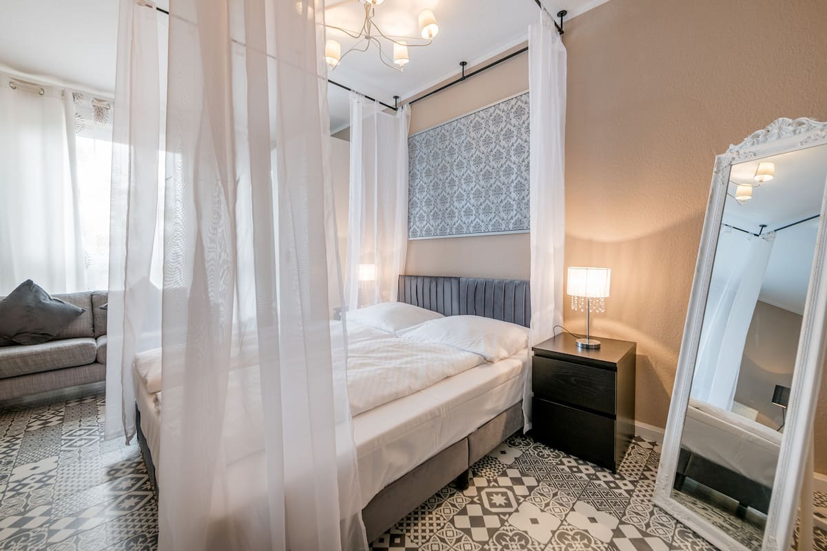 Exclusive Apartment | 1 bedroom, in-room safe, soundproofing, iron/ironing board (on request)