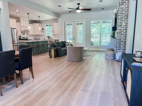 Rayburn Resort home with access to swimming pool and golf course