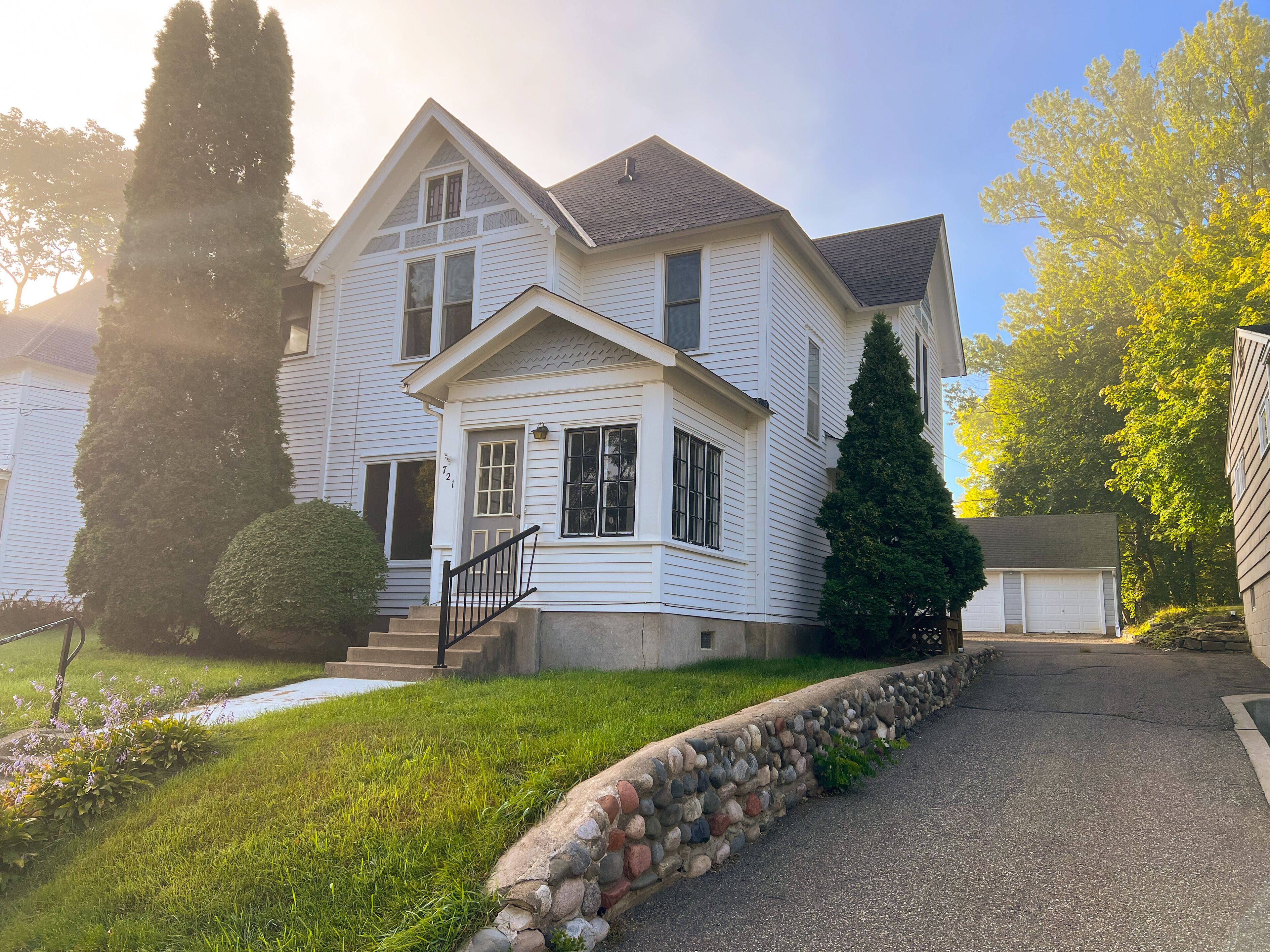 3 Bedroom Pet Friendly Stay