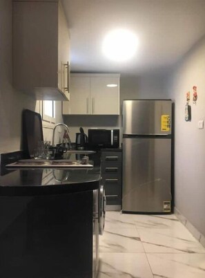 Kühlschrank, Mikrowelle