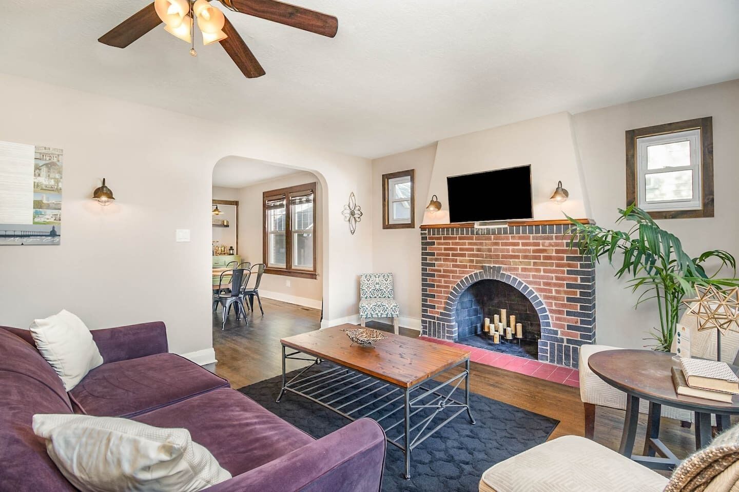 Big Brick Bungalow - Lower Unit