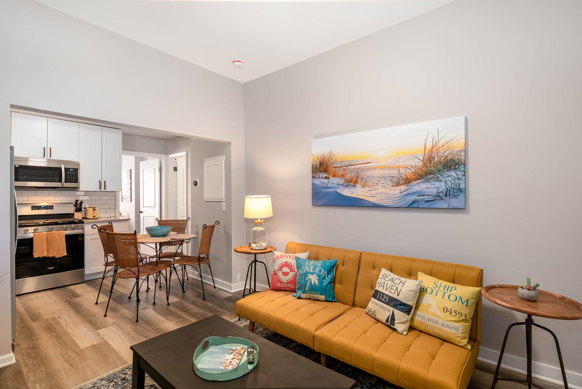 The Sunshine House: Breezy Beach Unit!