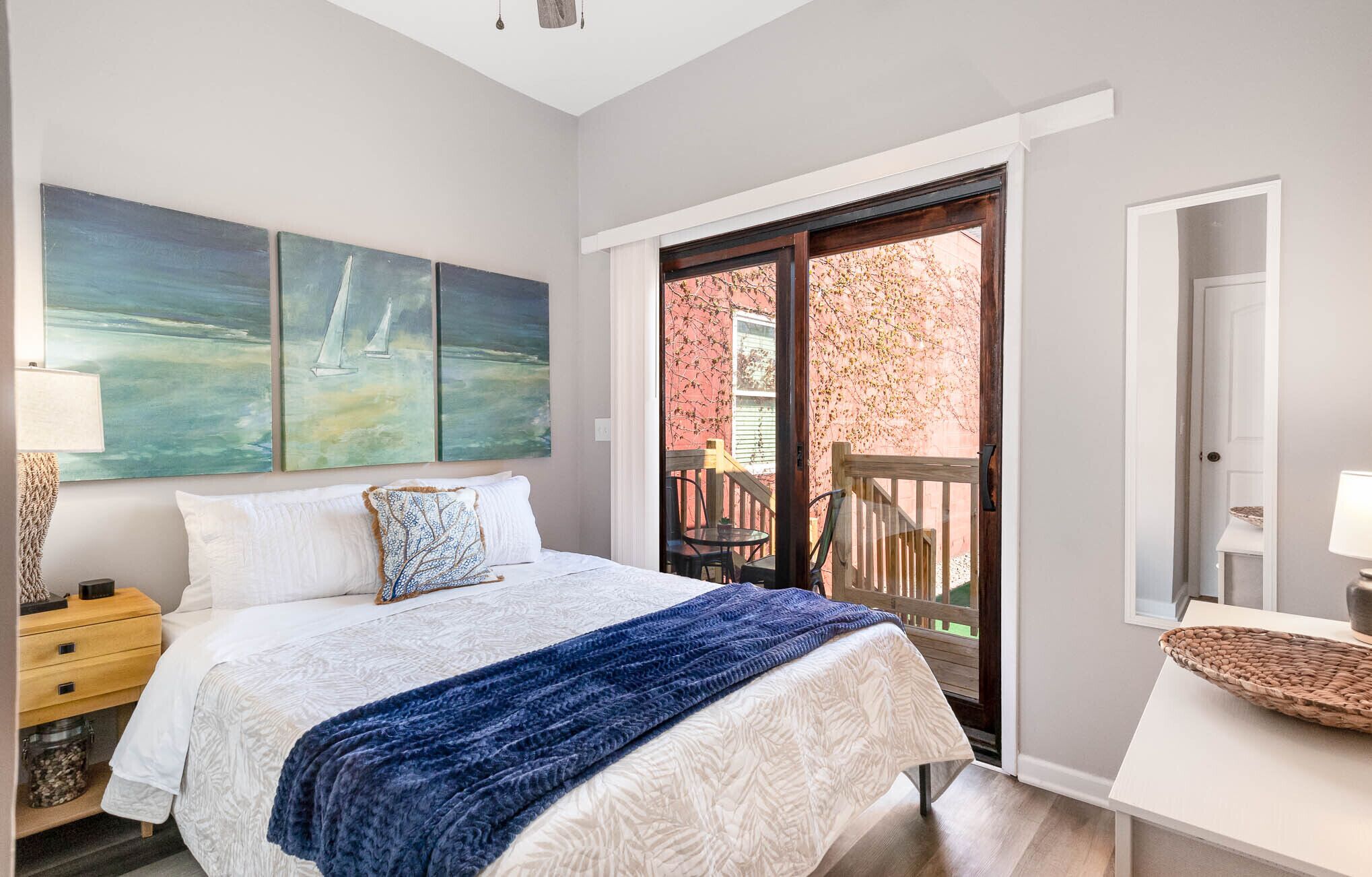 The Sunshine House: Breezy Beach Unit!