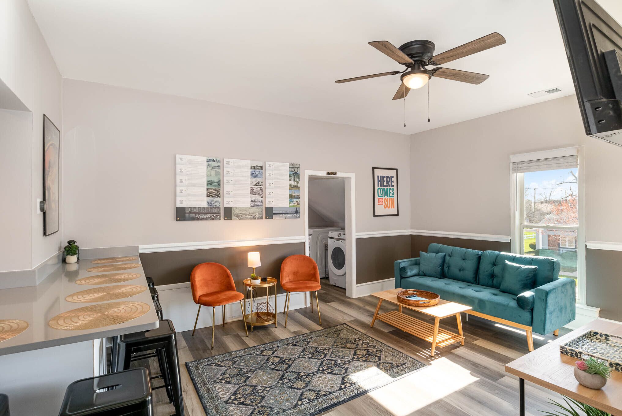 The Sunshine House: Three Units in One!