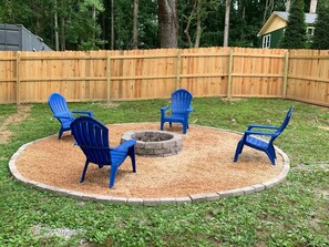 Property grounds - a whimsical stay in the mountains (Hendersonville)