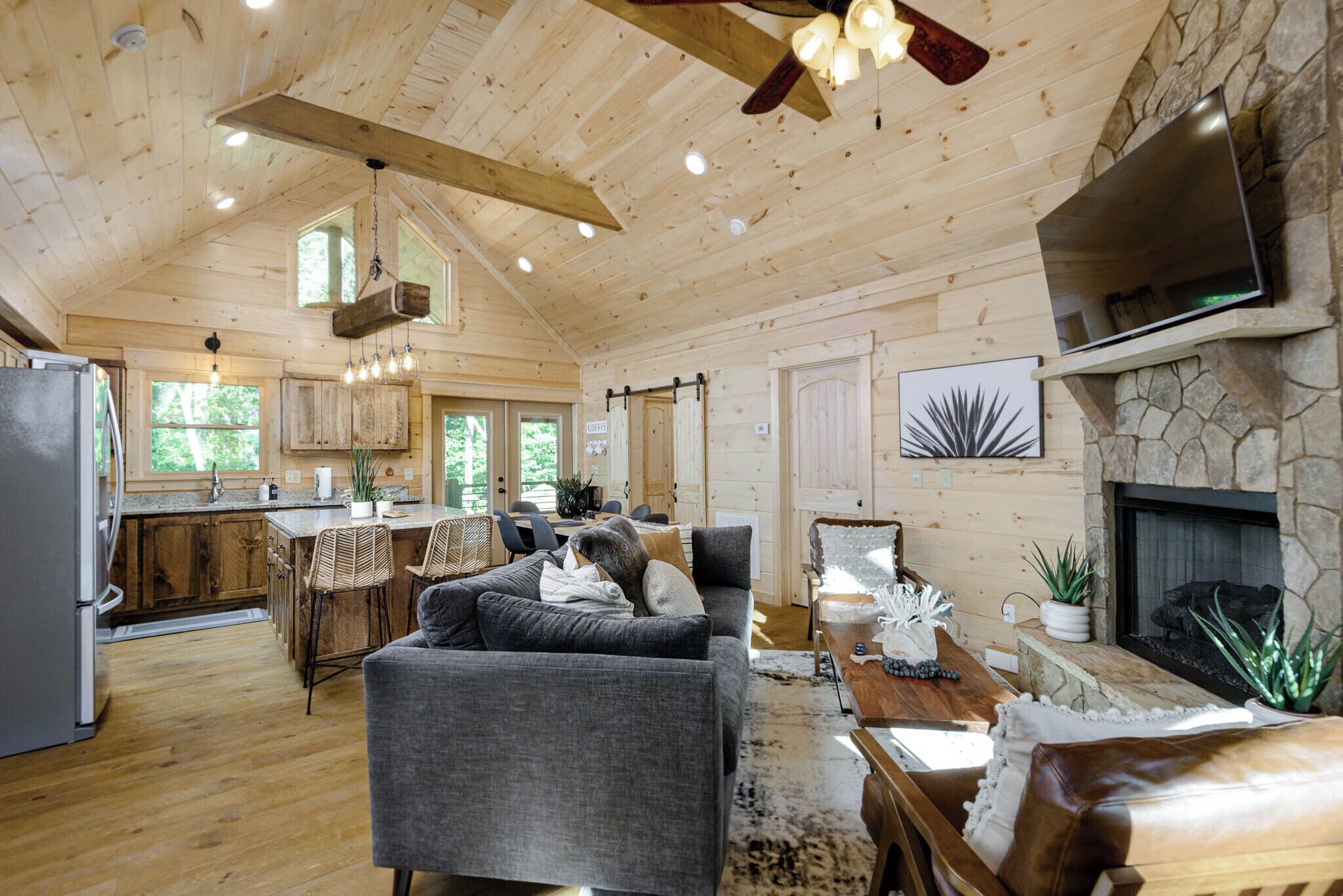 Serenity, Relaxation & Unique Modern/Rustic Cabin
