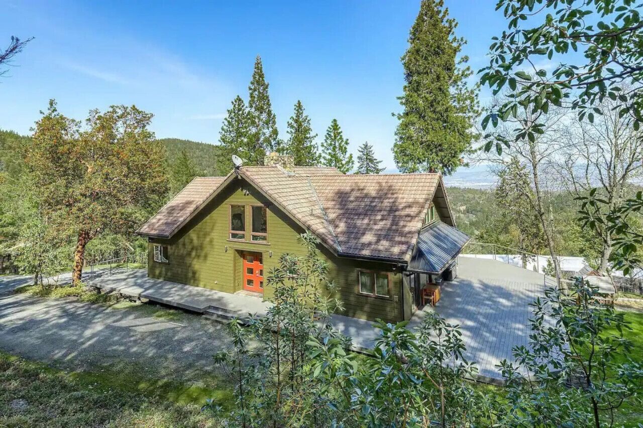 Oregon Mountain Chalet!