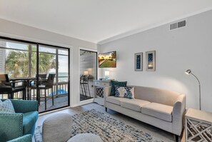 Smart TV, reproductor de DVD y libros 