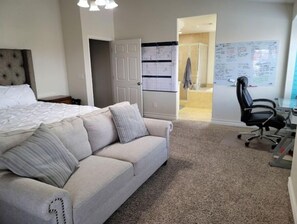 4 bedrooms, WiFi - Spring Valley Lake Get Away (Victorville)