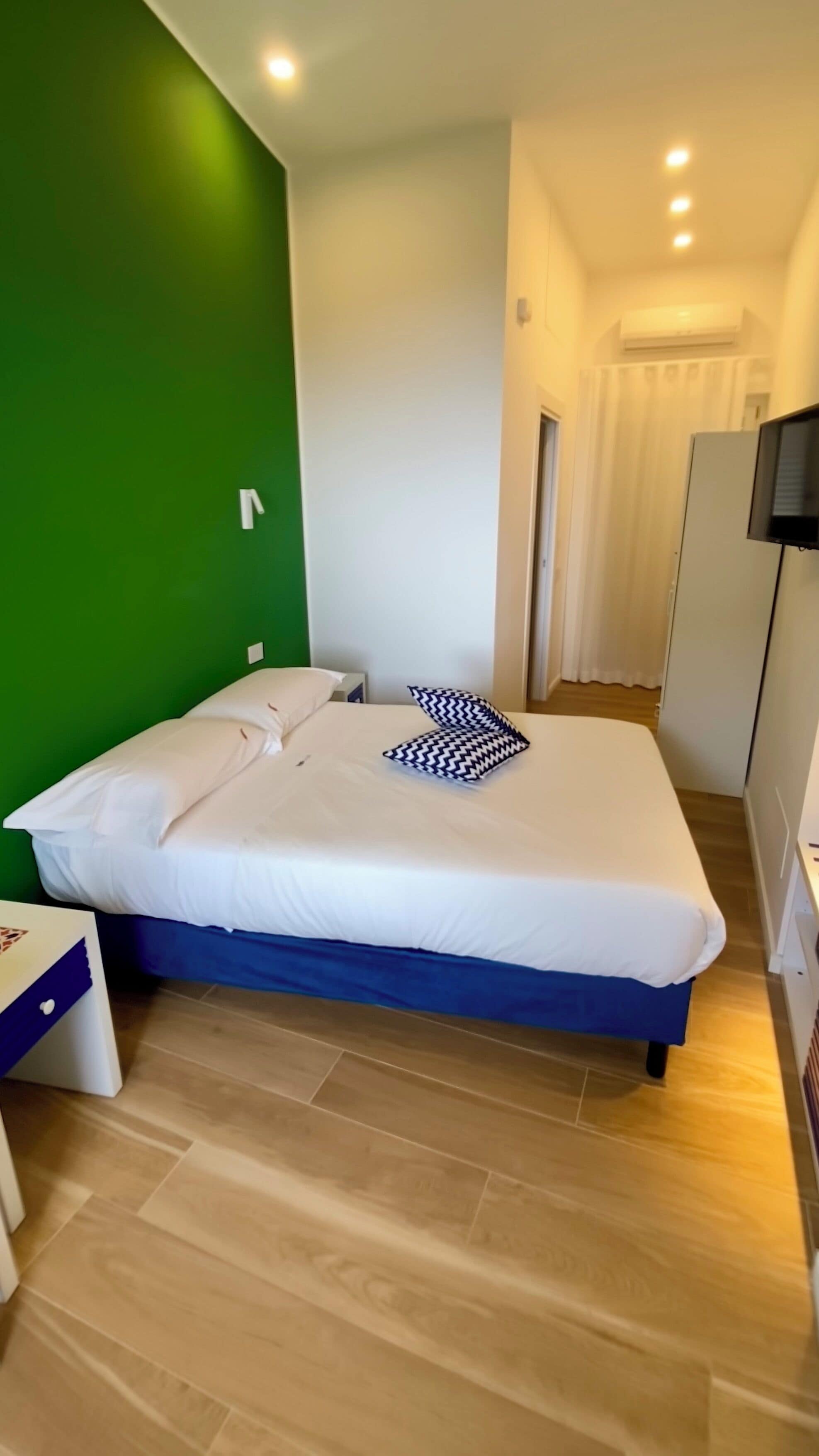 Rom – standard | Minibar, safe på rommet, skrivebord og wi-fi (inkludert)