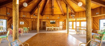 "Southern Charm" Oceanside 1st floor Pebble Beach Condo-Emerald Isle,NC