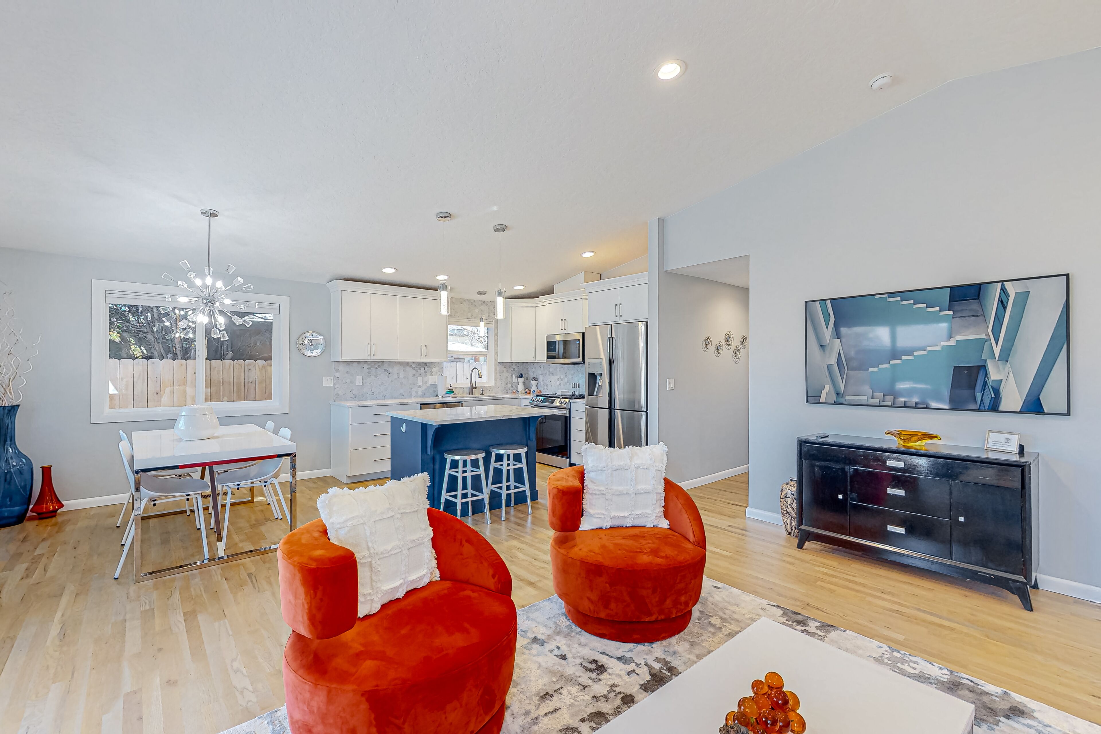 Completely renovated bungalow with great yard & patio - near BSU & downtown