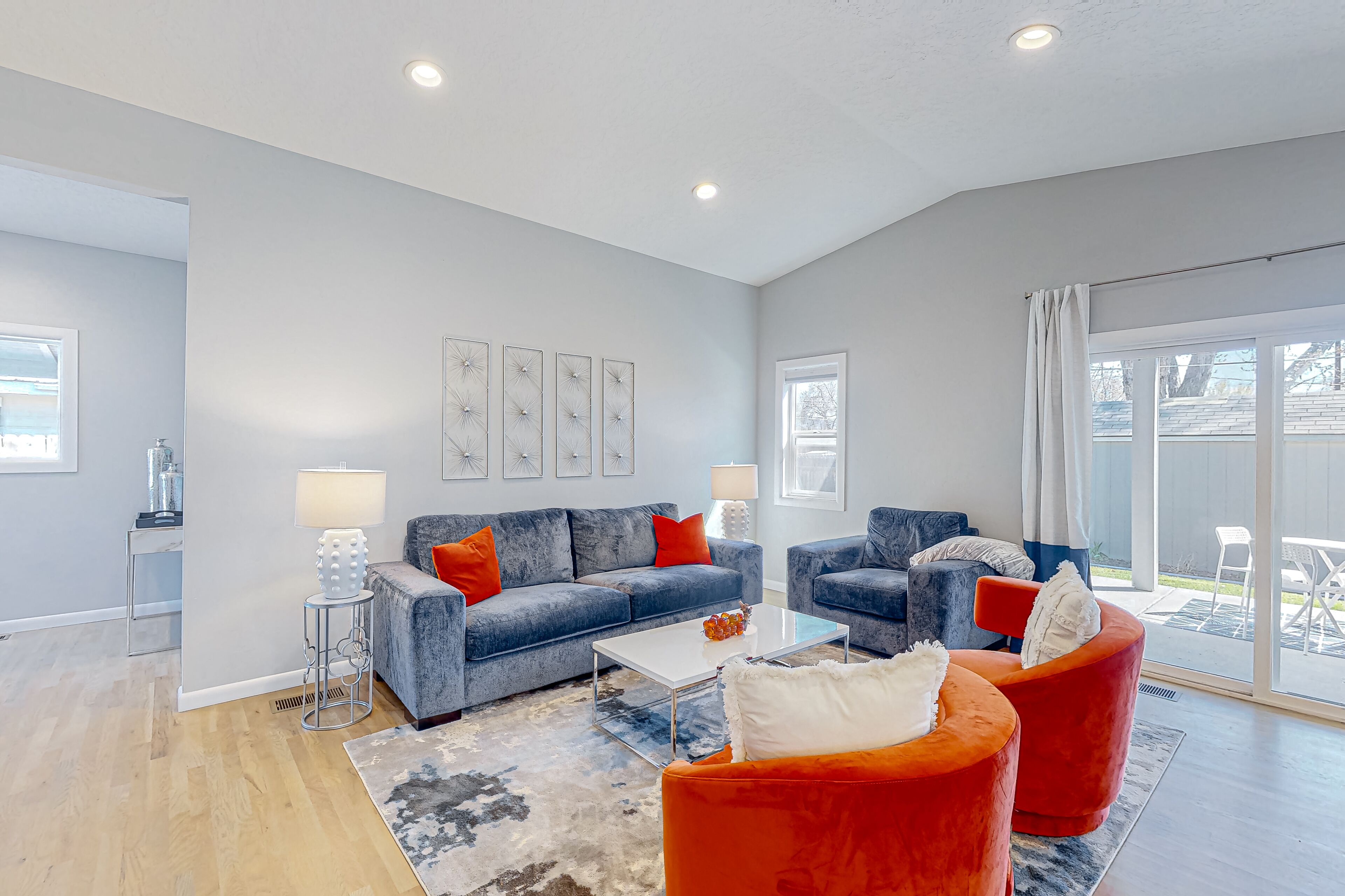 Completely renovated bungalow with great yard & patio - near BSU & downtown