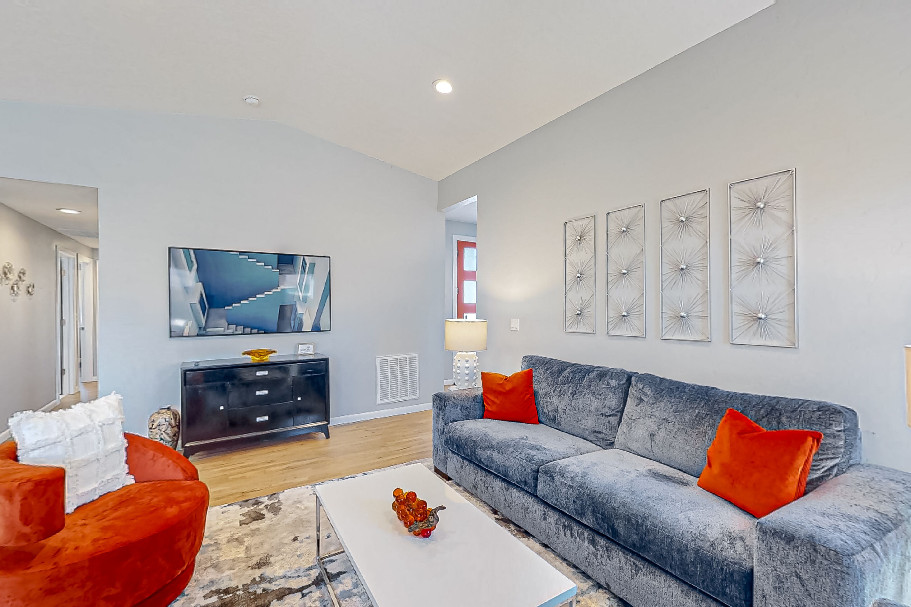 Completely renovated bungalow with great yard & patio - near BSU & downtown