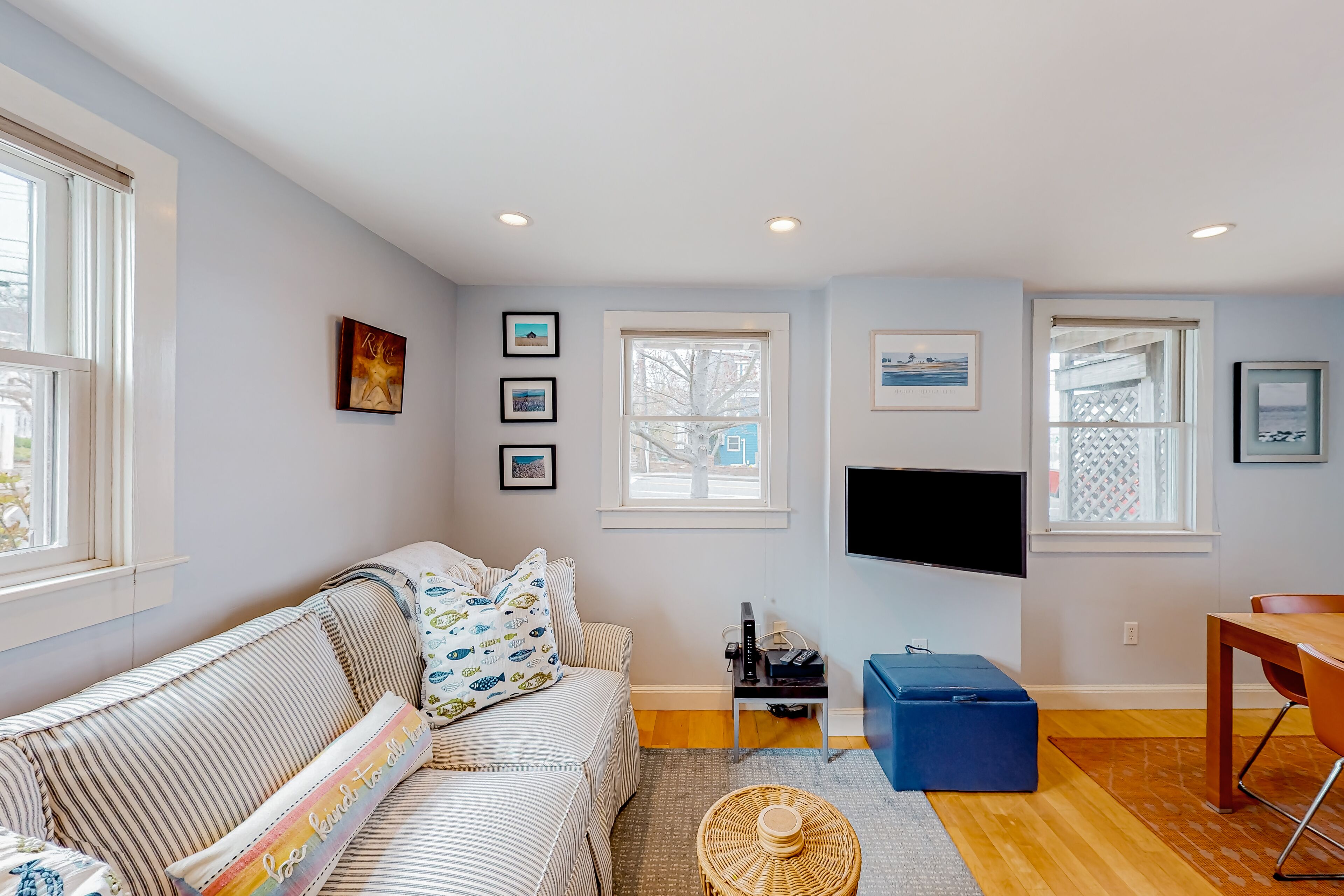 Freestanding cottage with decks, steps from Commercial Street & the beach