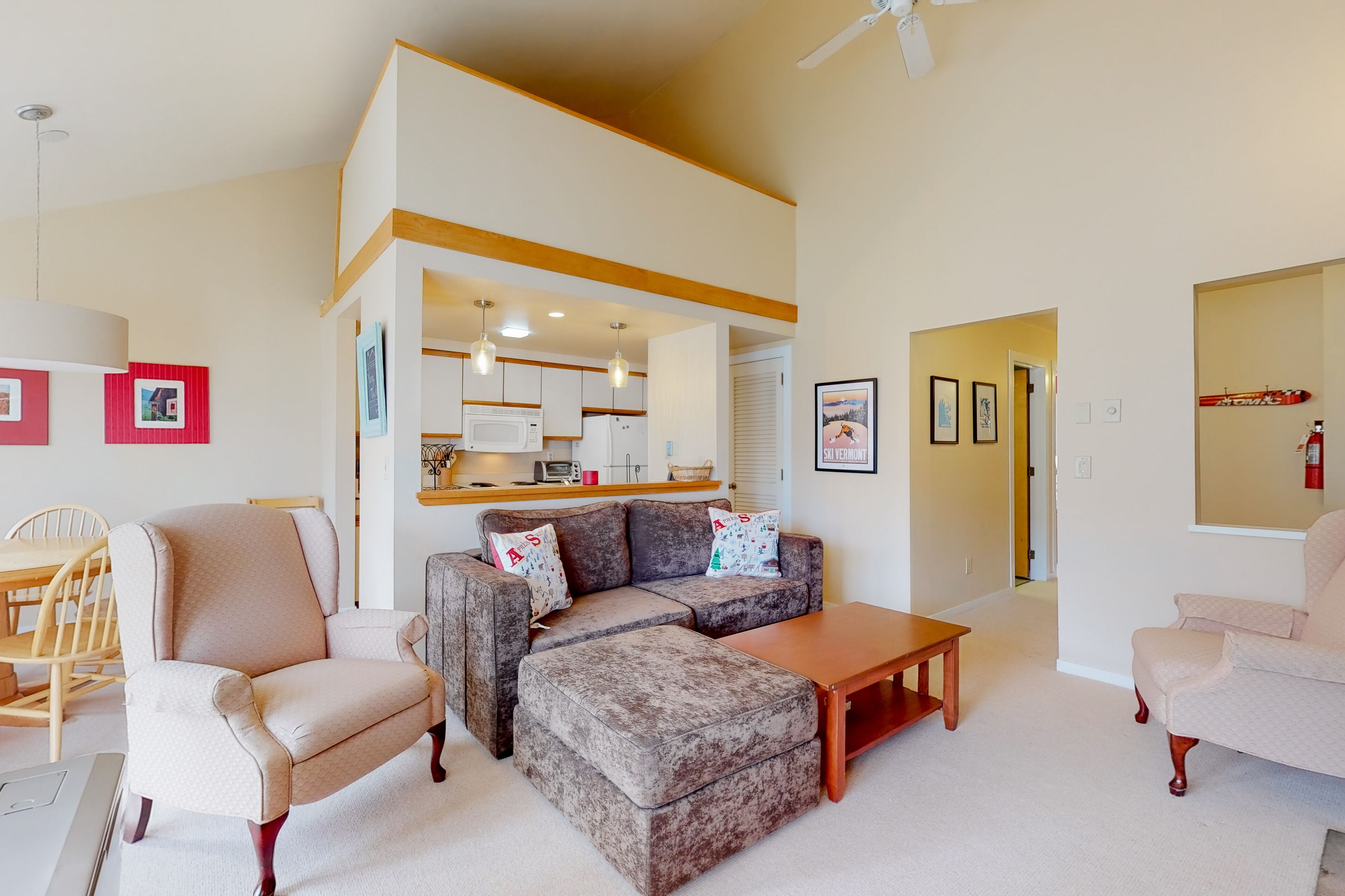 Inviting condo with skiing, mountain view, full kitchen, & balcony