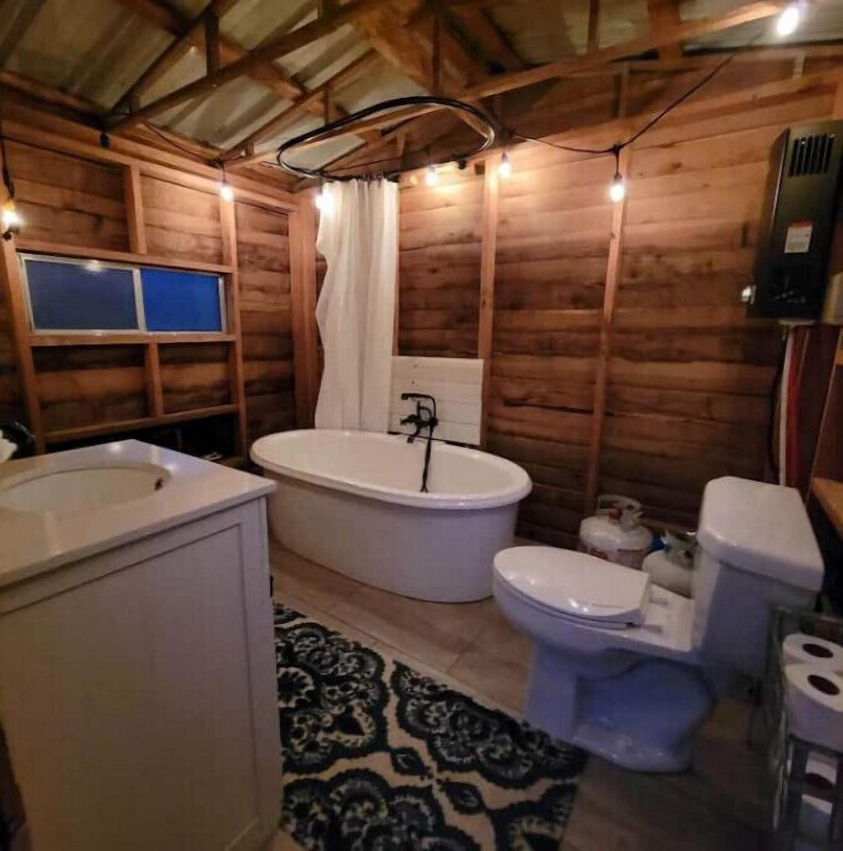 Secluded tent in Bankhead