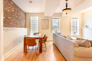 Uklassifisert bilde, 4 av 28, knapp