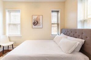 3 soverom, strykejern/-brett, wi-fi (inkludert) og sengetøy