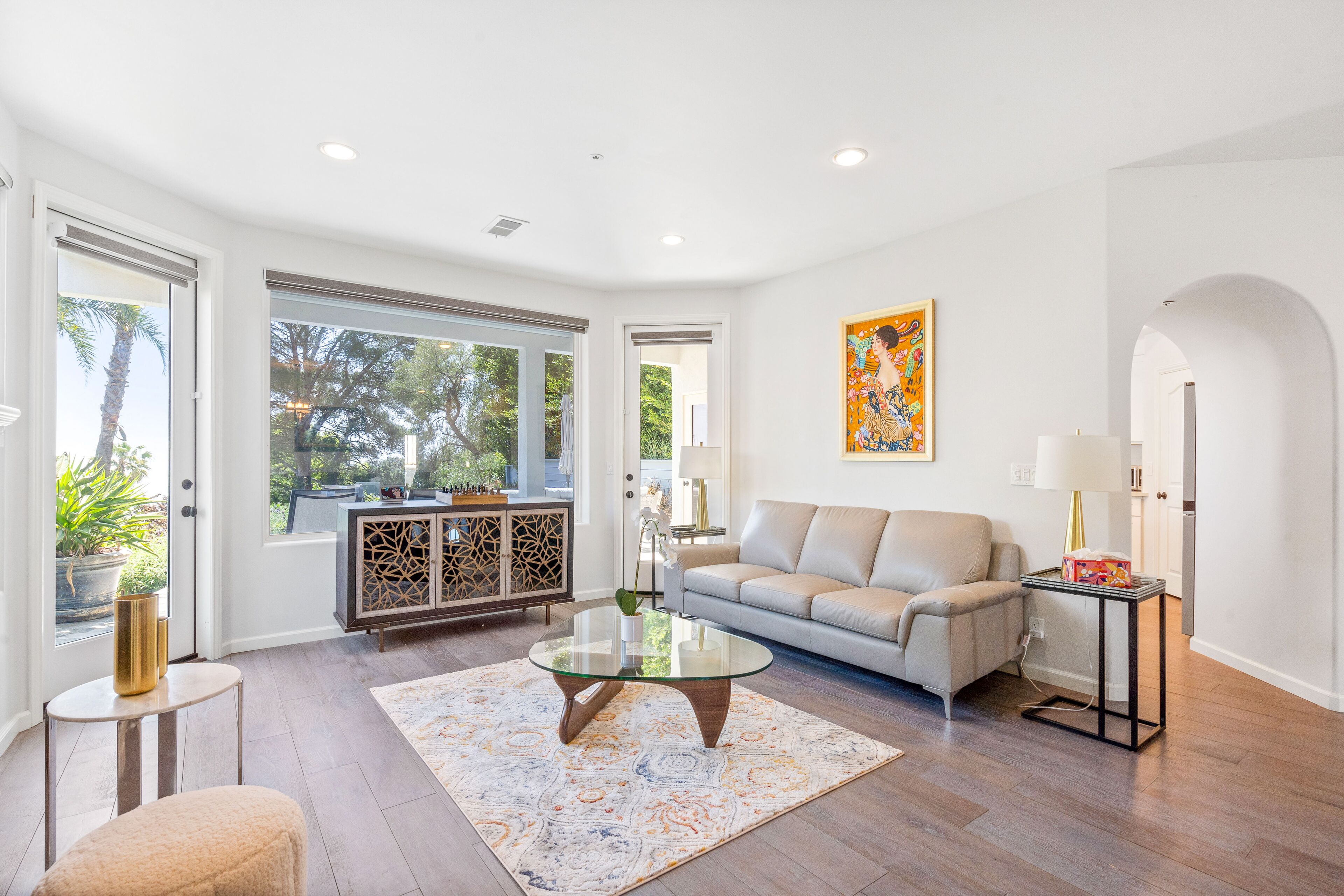 Luxe hillside home with rooftop terrace, gas fireplace, jetted tub, & mtn views